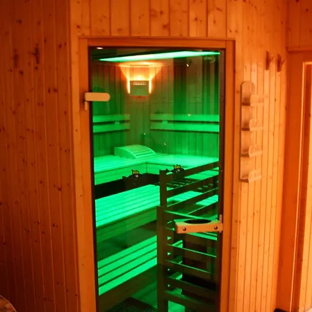 Der Fischlaender Garni Hotel Ahrenshoop