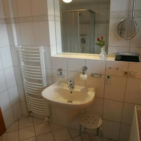 Der Fischlaender Garni מלון ארנסהופ