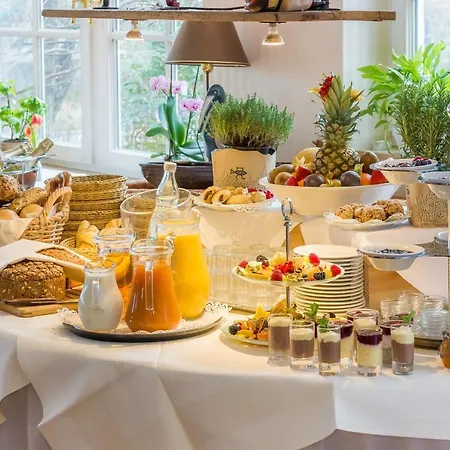 Der Fischlaender Garni Hotel 4*